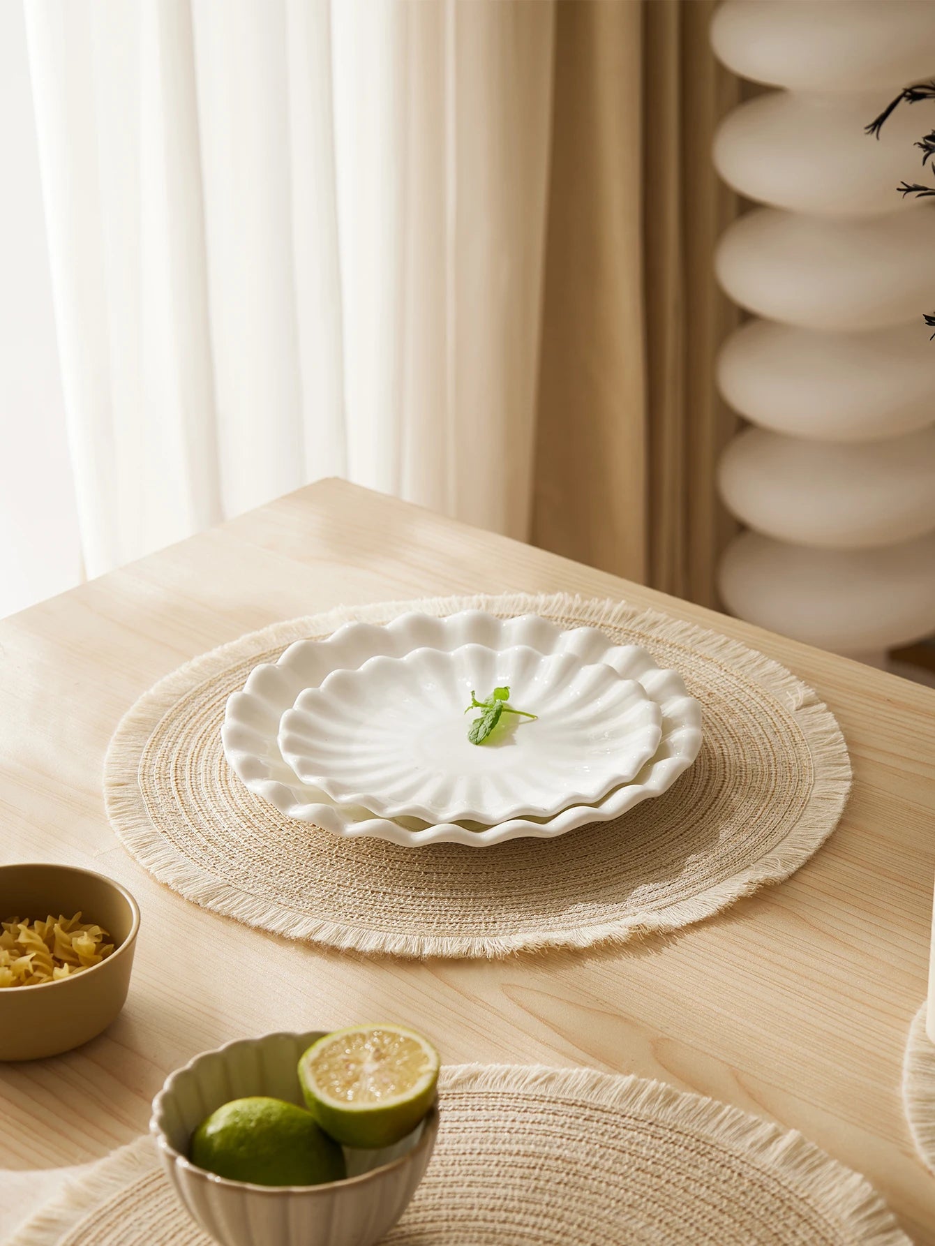 Set of 4 Round Braided Placemats – 15" Heat-Resistant Woven Table Mats for Boho Kitchen & Dining Decor