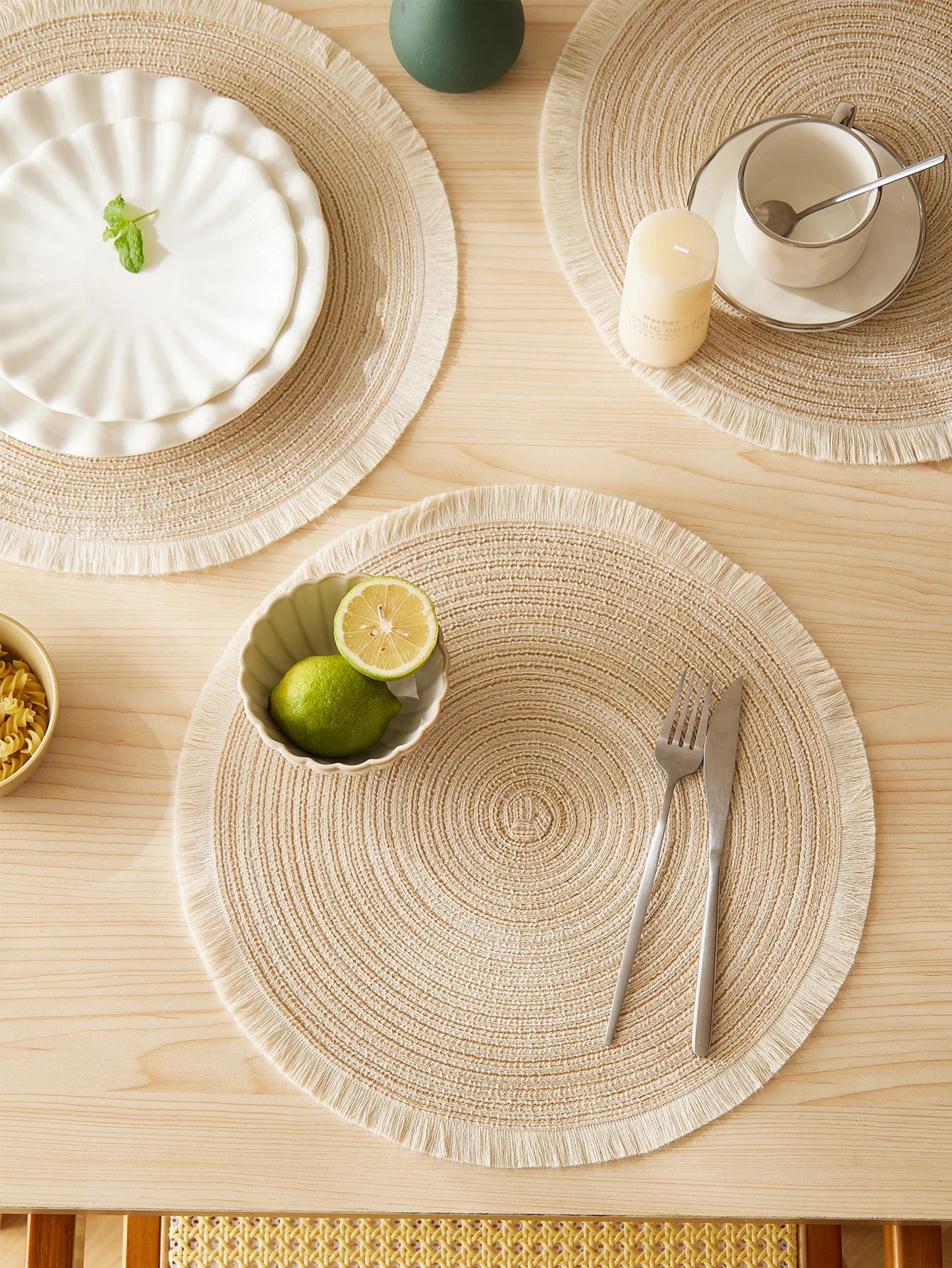 Set of 4 Round Braided Placemats – 15" Heat-Resistant Woven Table Mats for Boho Kitchen & Dining Decor
