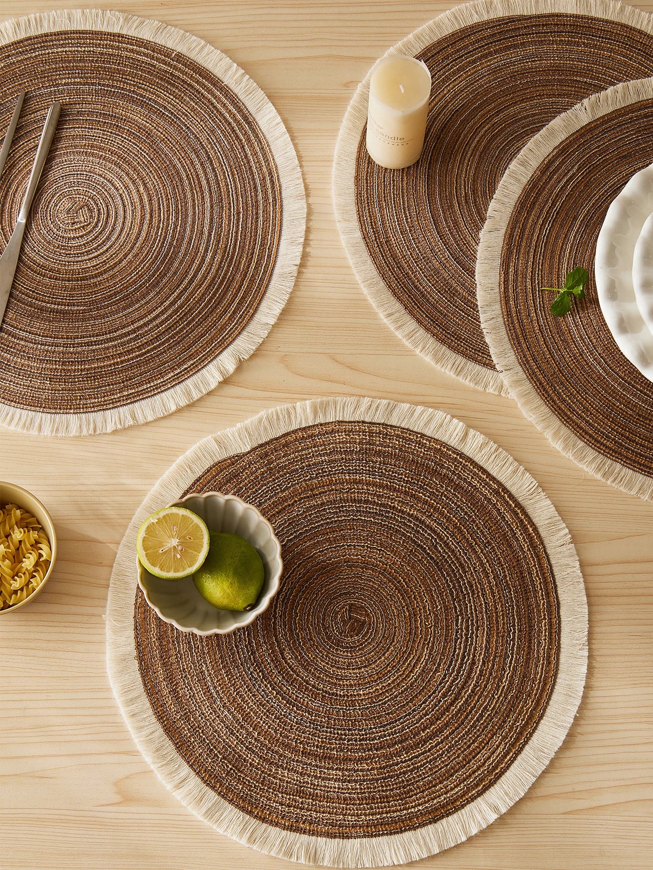Set of 4 Round Braided Placemats – 15" Heat-Resistant Woven Table Mats for Boho Kitchen & Dining Decor