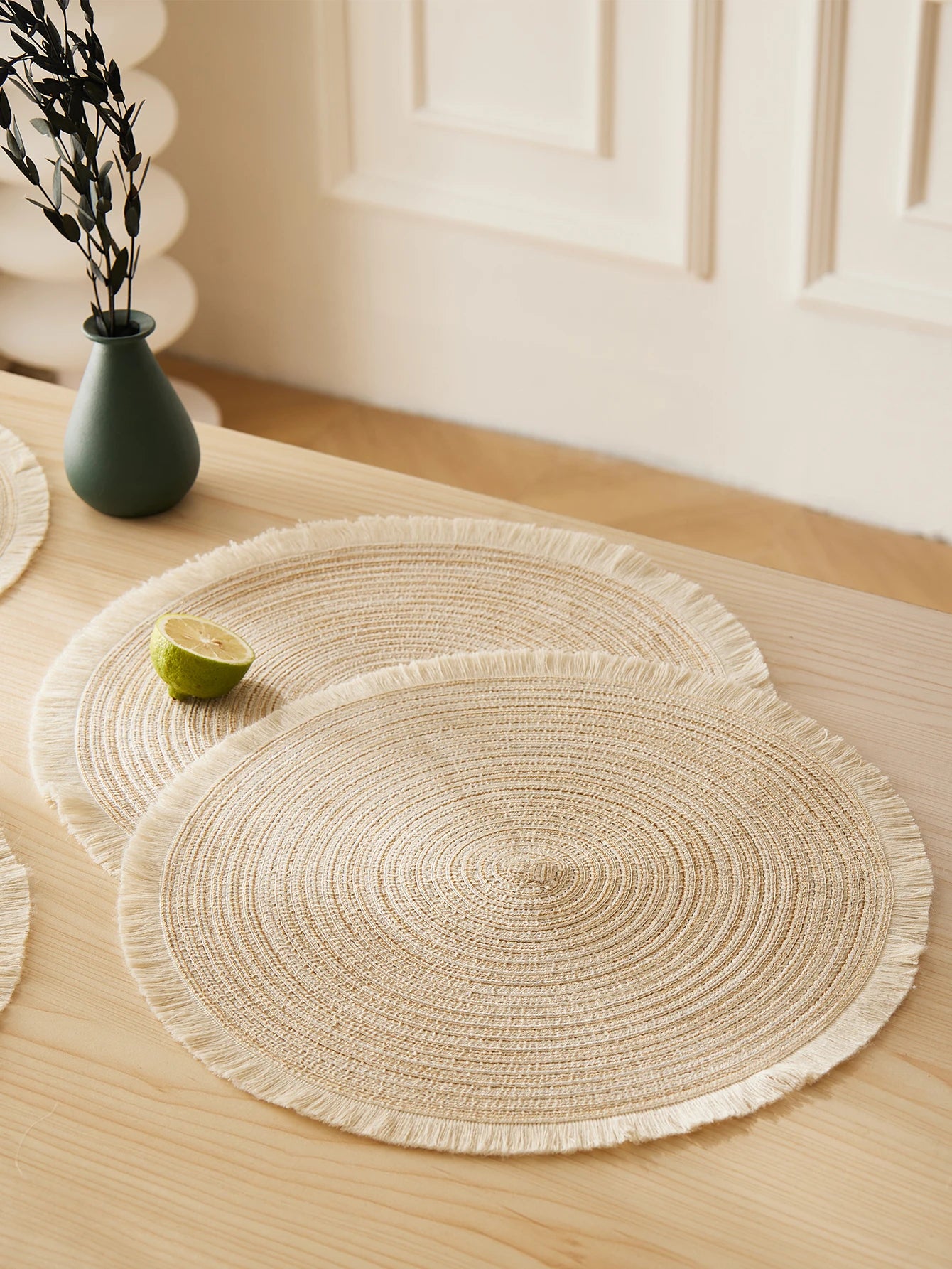 Set of 4 Round Braided Placemats – 15" Heat-Resistant Woven Table Mats for Boho Kitchen & Dining Decor