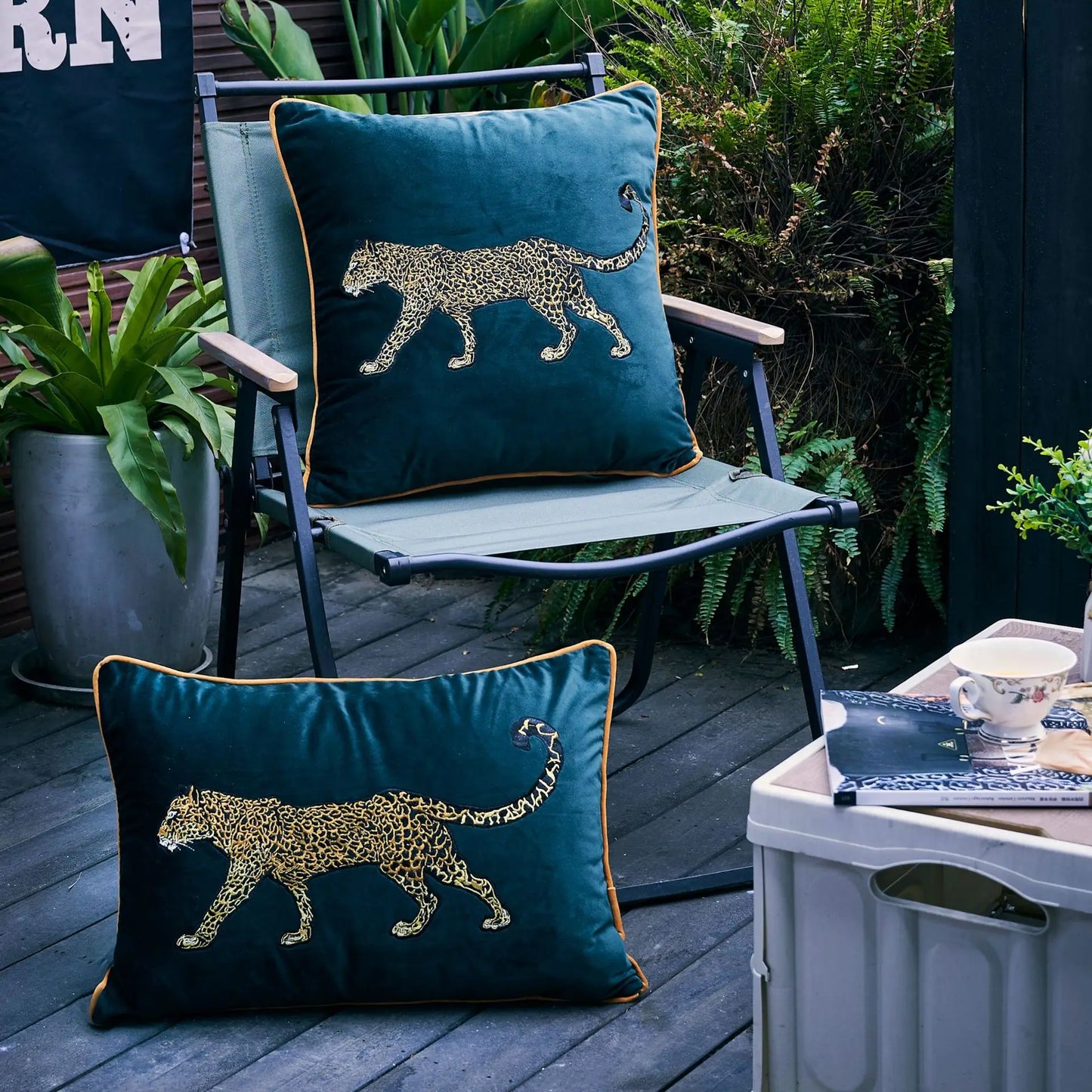 Embroidered Velvet Animal Cushion Cover – Luxurious Dutch Velvet Throw Pillow Case for Boho Home Decor