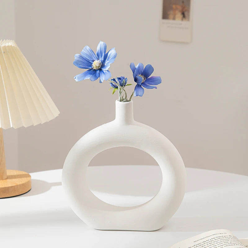 Modern White Ceramic Vase – Minimalist Decorative Vase for Pampas Grass, Flowers & Home Accents