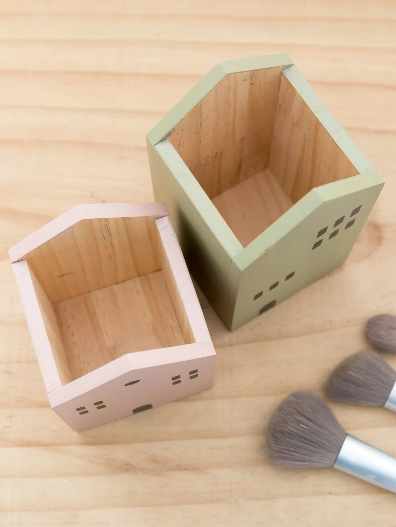 🏡 Boho Wooden Cartoon House Pen Holder – Handcrafted Desk Organizer for Office, Makeup & Home Decor