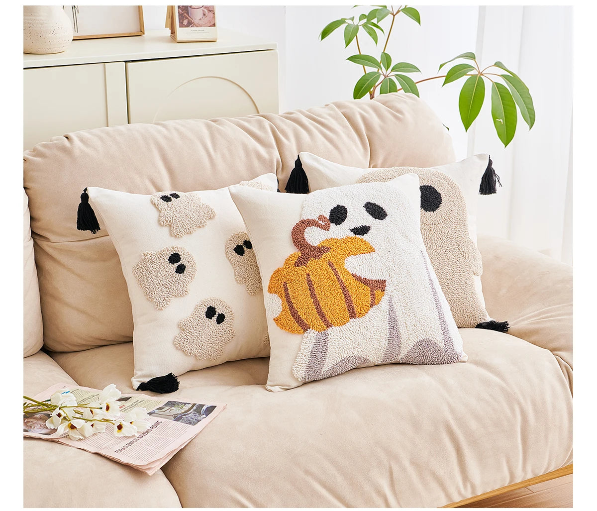 Pumpkin Tassel Pillow Cover β Cozy Fall Accent for Halloween & Harvest Decor