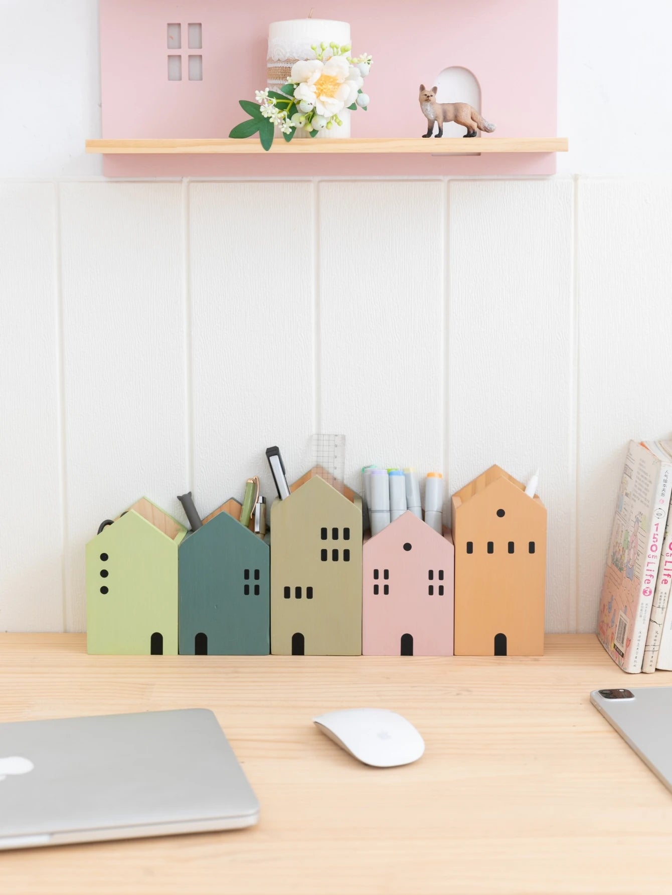 🏡 Boho Wooden Cartoon House Pen Holder – Handcrafted Desk Organizer for Office, Makeup & Home Decor