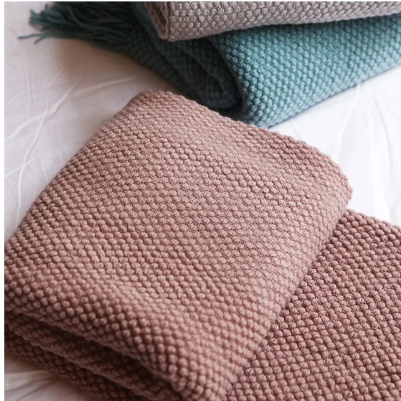 Cozy Knitted Waffle Throw Blanket – Soft Boho Home Decor with Tassels