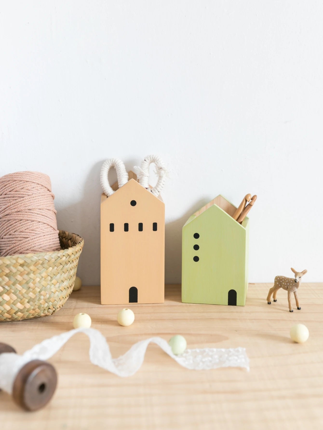 🏡 Boho Wooden Cartoon House Pen Holder – Handcrafted Desk Organizer for Office, Makeup & Home Decor