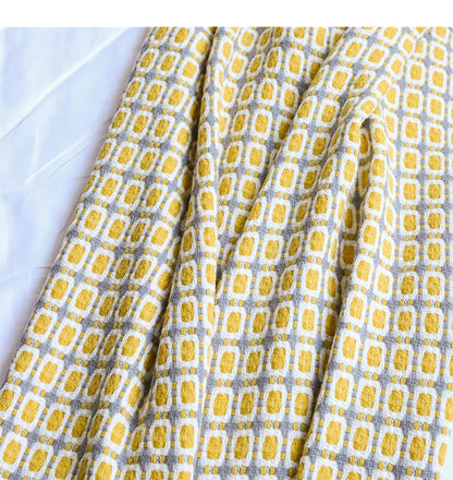 Textile Knitted Checkered Throw Blanket – Soft Acrylic with Tassels