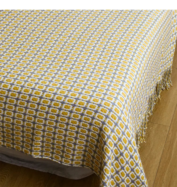 Textile Knitted Checkered Throw Blanket – Soft Acrylic with Tassels
