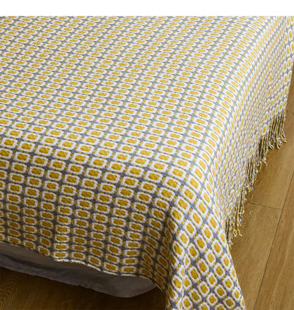 Textile Knitted Checkered Throw Blanket – Soft Acrylic with Tassels