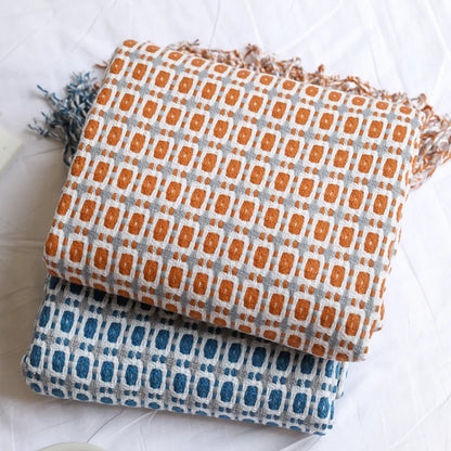 Textile Knitted Checkered Throw Blanket – Soft Acrylic with Tassels