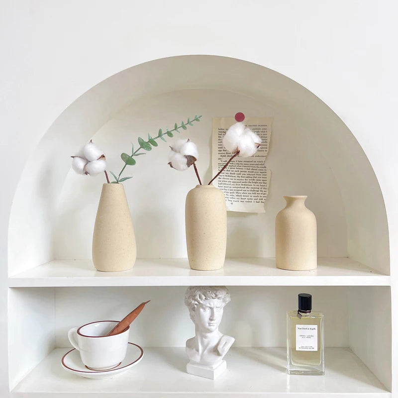 Modern White Ceramic Vase – Minimalist Decorative Vase for Pampas Grass, Flowers & Home Accents