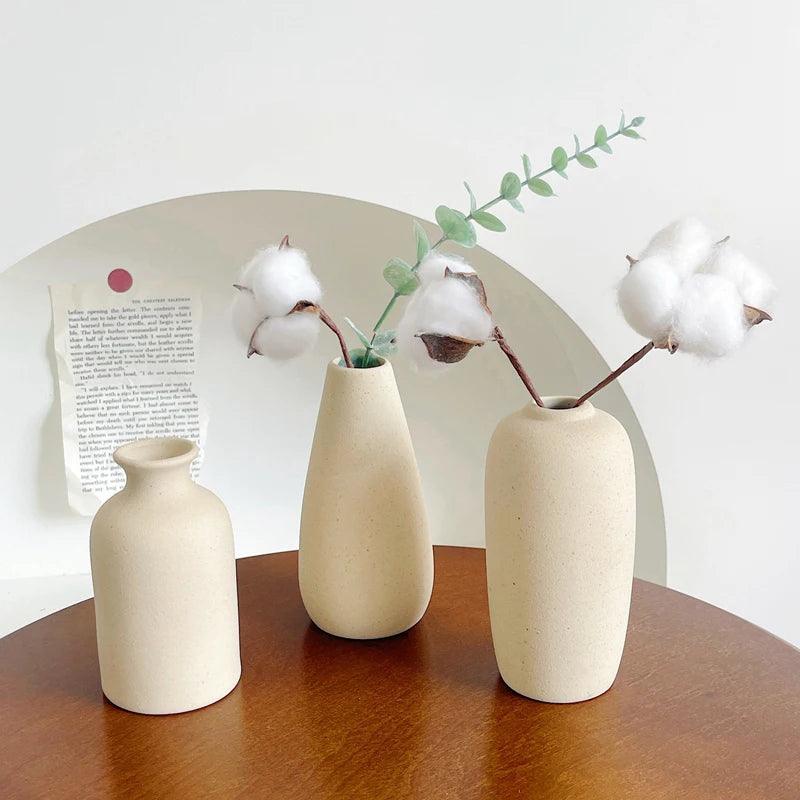 Modern White Ceramic Vase – Minimalist Decorative Vase for Pampas Grass, Flowers & Home Accents