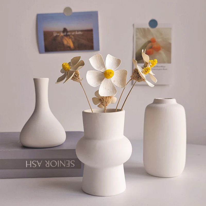 Modern White Ceramic Vase – Minimalist Decorative Vase for Pampas Grass, Flowers & Home Accents