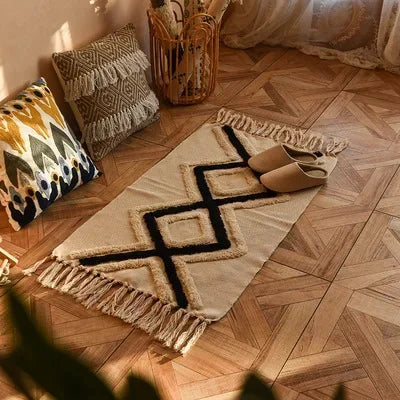 Bohemian Handwoven Tassel Rug – Vintage-Inspired Linen Accent for Home & Living Spaces - Diamonds & Arrows