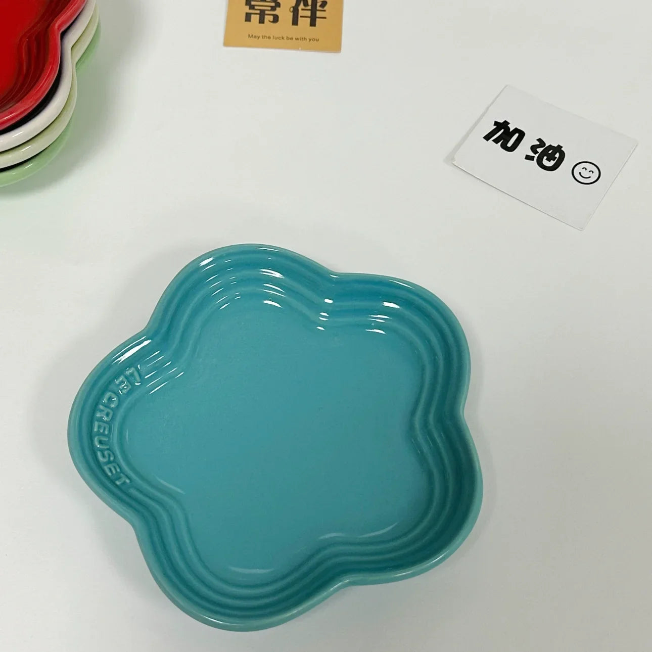 Plum Blossom Ceramic Plate – 5.5-Inch Colorful Flower-Shaped Dish