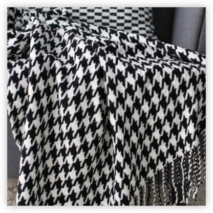 Textile Knitted Checkered Throw Blanket – Soft Acrylic with Tassels