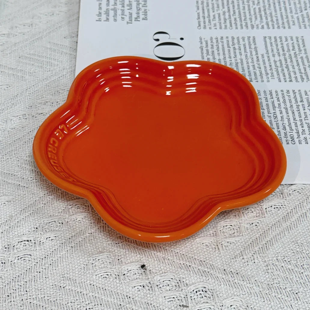 Plum Blossom Ceramic Plate – 5.5-Inch Colorful Flower-Shaped Dish