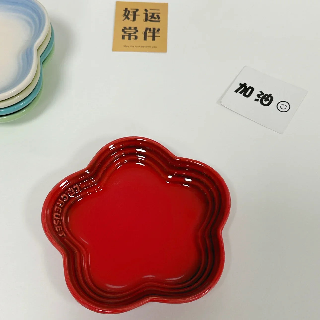 Plum Blossom Ceramic Plate – 5.5-Inch Colorful Flower-Shaped Dish