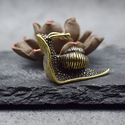 Boho Home Decor Mini Snail Metal Ornament – Bronze Decorative Accent for Living Room, Bedroom & Study
