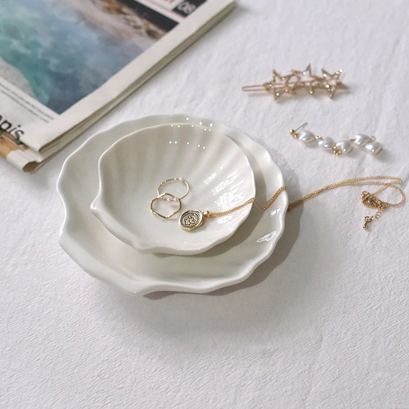 Ceramic Shell Jewelry Dish – Scallop Plate for Boho Decor & Table Styling