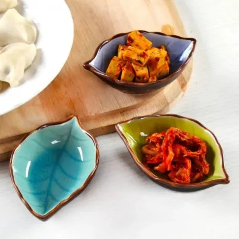 Leaf-Shaped Ceramic Sauce Dish – Side Plate for Soy Sauce, Dips & Charcuterie