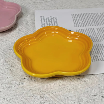 Plum Blossom Ceramic Plate – 5.5-Inch Colorful Flower-Shaped Dish