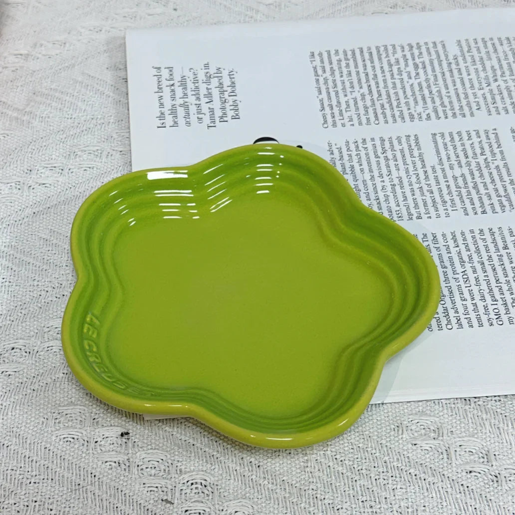 Plum Blossom Ceramic Plate – 5.5-Inch Colorful Flower-Shaped Dish
