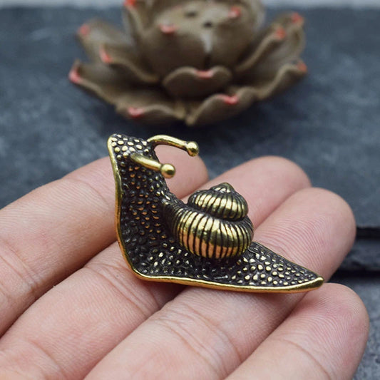 Boho Home Decor Mini Snail Metal Ornament – Bronze Decorative Accent for Living Room, Bedroom & Study
