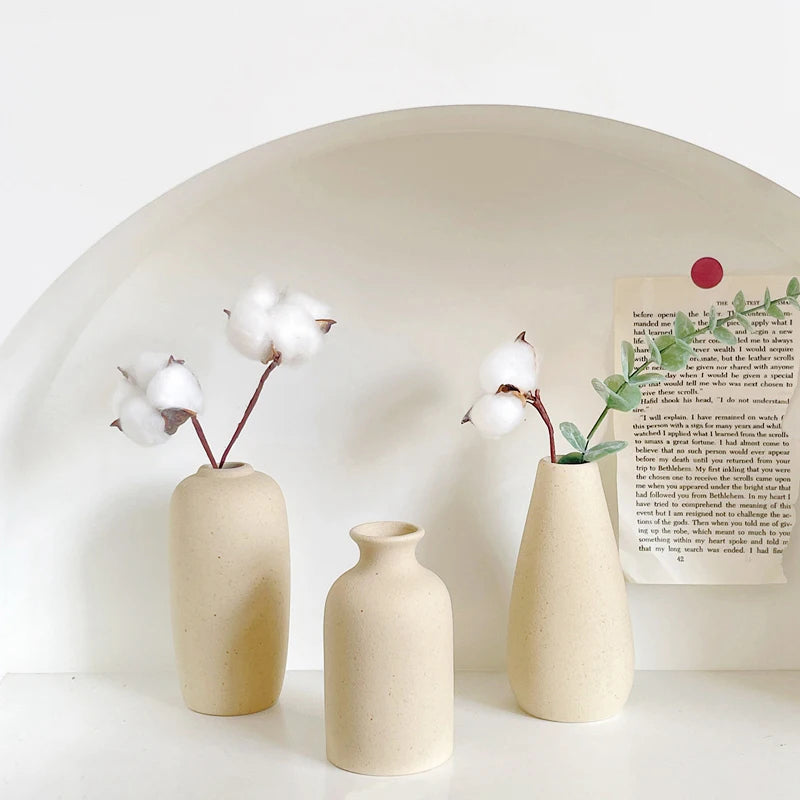 Modern White Ceramic Vase – Minimalist Decorative Vase for Pampas Grass, Flowers & Home Accents