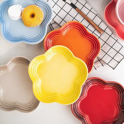 Plum Blossom Ceramic Plate – 5.5-Inch Colorful Flower-Shaped Dish