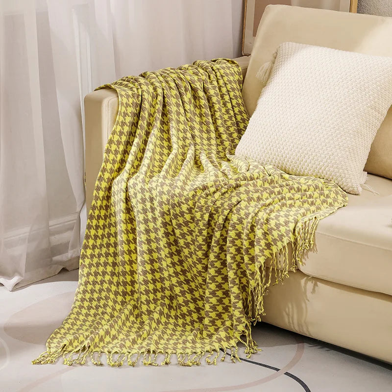 Textile Knitted Checkered Throw Blanket – Soft Acrylic with Tassels
